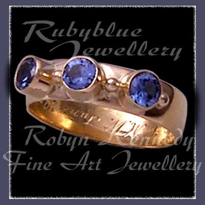 18 karat Yellow Gold and Blue Zircon Ring Image