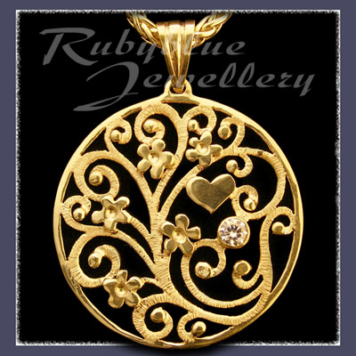Gold 'Forget-Me-Not Bouquet' pendant with April Birthstone Image