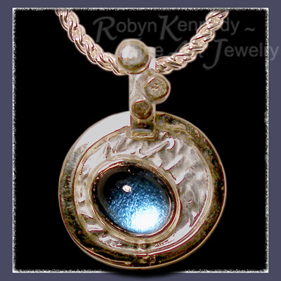 18 Karat yellow Gold, Reticulated Silver and Blue Topaz Pendant Image