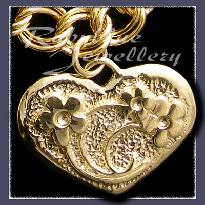 Gold 'Heart' Charm Image