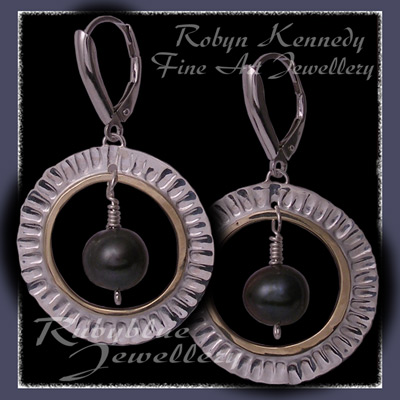 Sterling Silver & Freshwater Pearl 'Aurora' Earrings Image