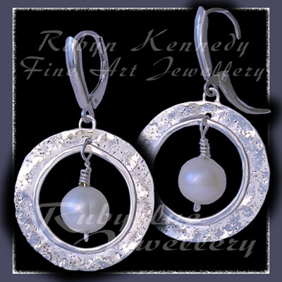 Sterling Silver & Freshwater Pearl 'Aurora' Earrings Image